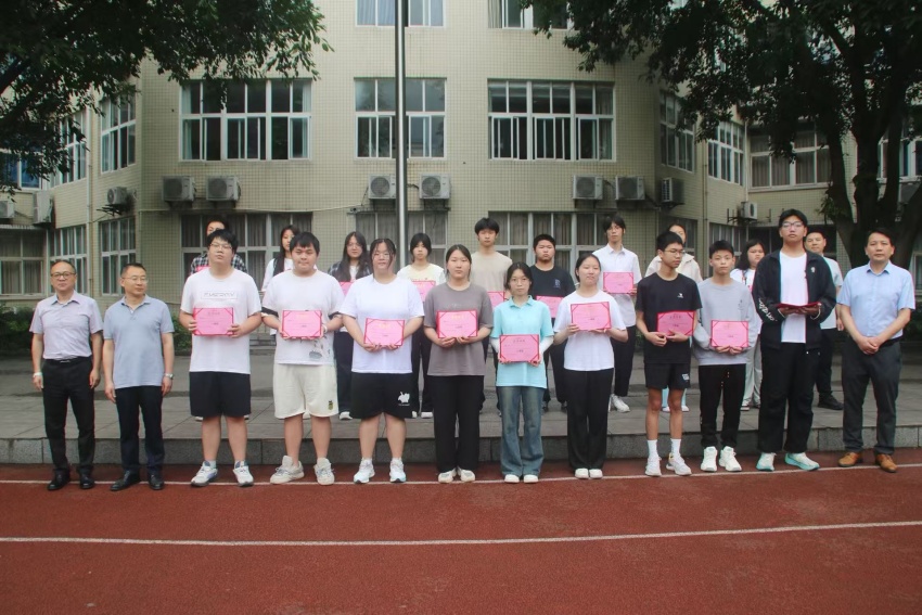 重庆市矿业工程学校职业教育活动月 |一技在手一生无忧...